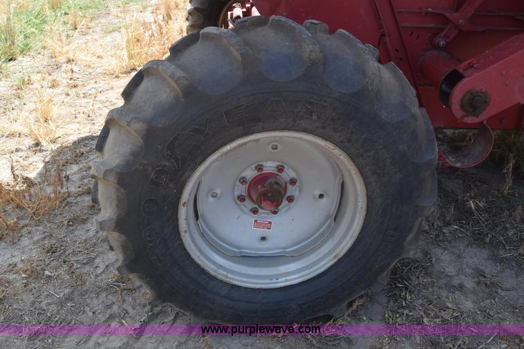 image for item F7898 1991 Case IH 1680 Axial-Flow combine