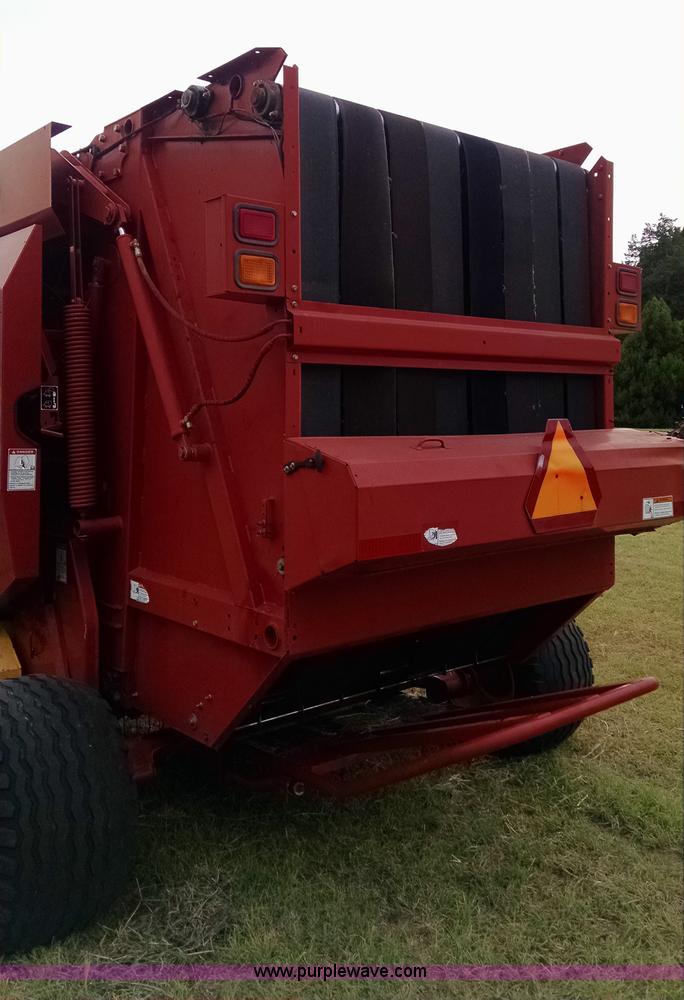 image for item F7915 2005 New Holland BR780 round baler