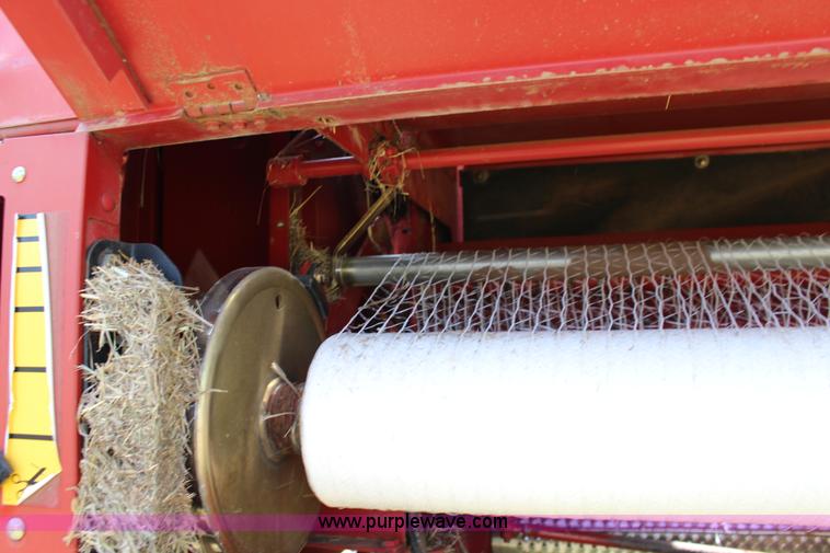 image for item F7915 2005 New Holland BR780 round baler