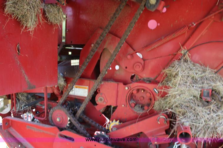 image for item F7915 2005 New Holland BR780 round baler