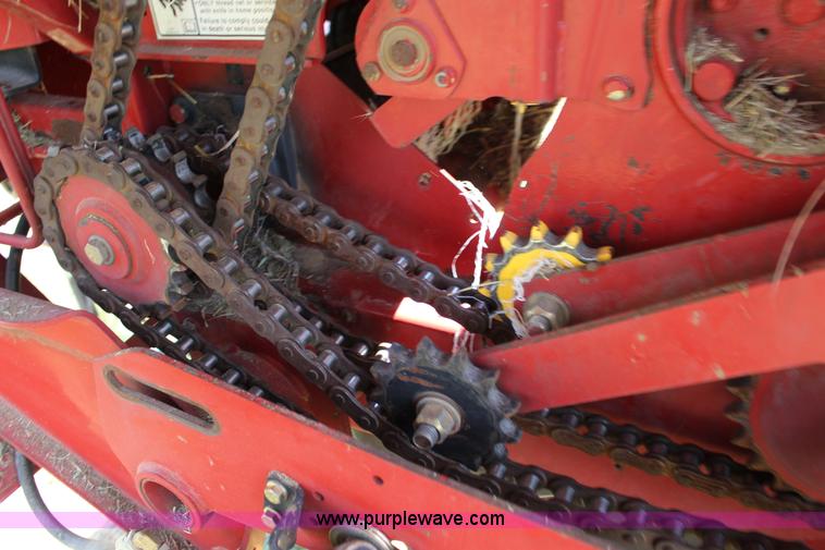 image for item F7915 2005 New Holland BR780 round baler