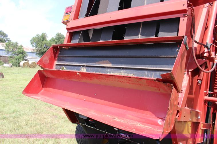 image for item F7915 2005 New Holland BR780 round baler