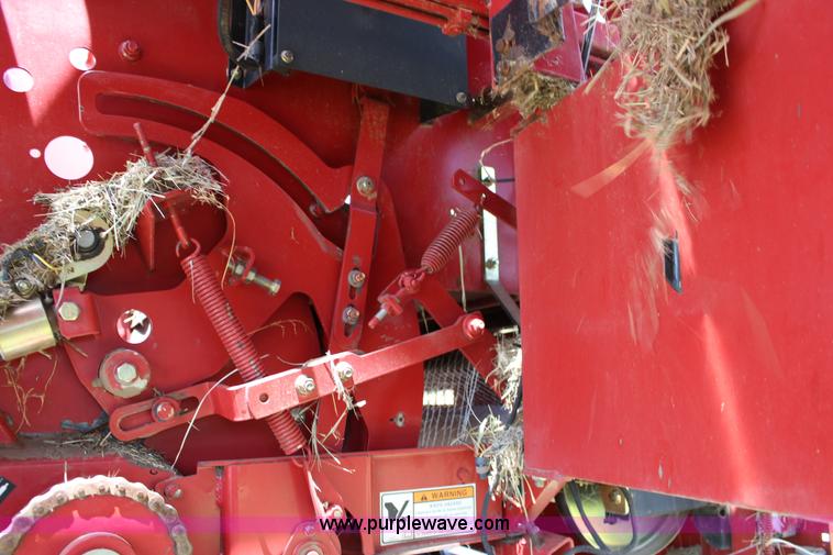 image for item F7915 2005 New Holland BR780 round baler