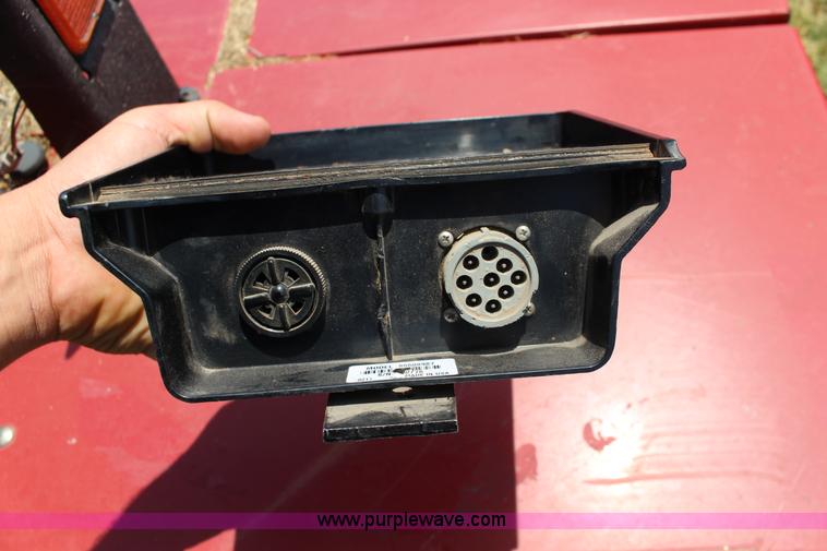 image for item F7915 2005 New Holland BR780 round baler