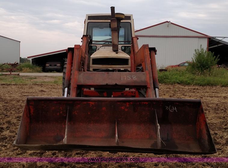 image for item F7942 Case 1270 Agri King tractor