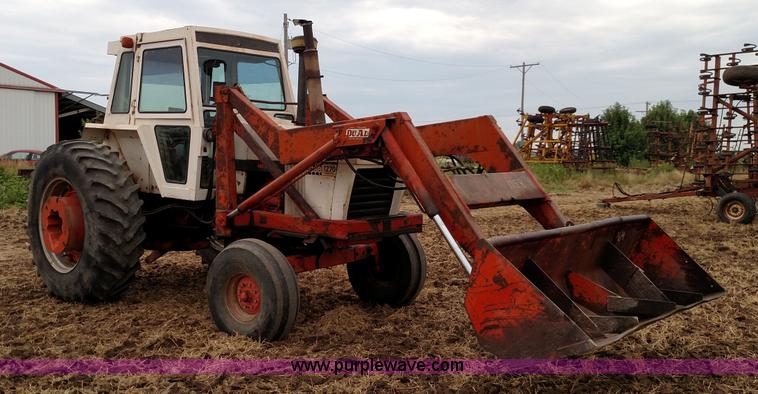 image for item F7942 Case 1270 Agri King tractor