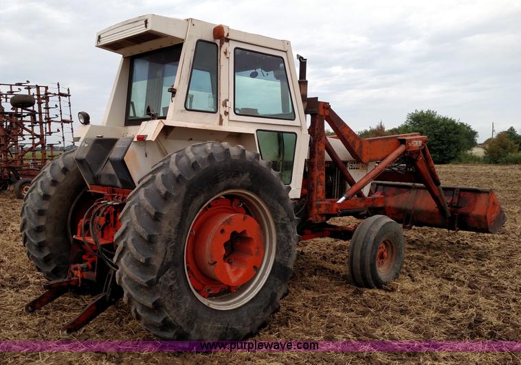 image for item F7942 Case 1270 Agri King tractor
