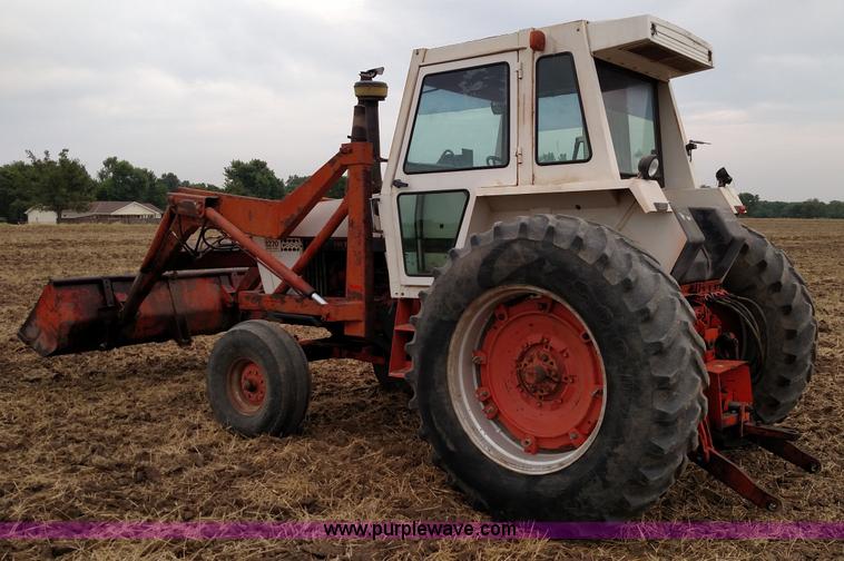 image for item F7942 Case 1270 Agri King tractor