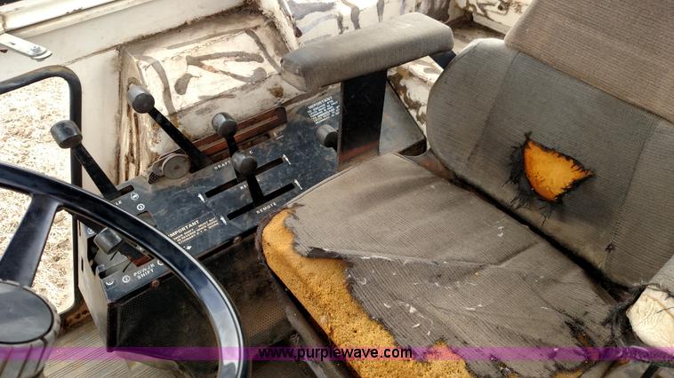 image for item F7942 Case 1270 Agri King tractor