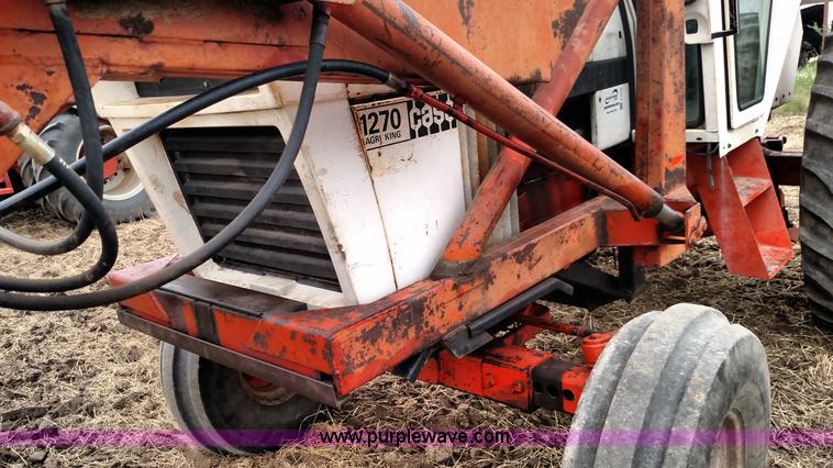 image for item F7942 Case 1270 Agri King tractor