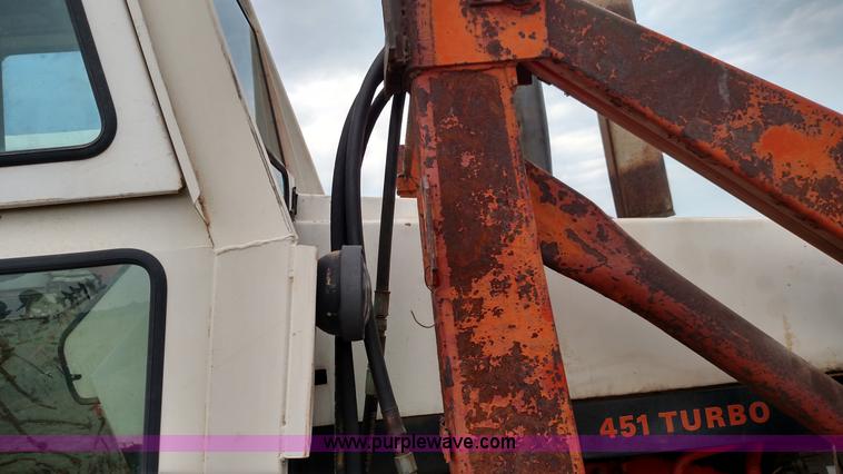 image for item F7942 Case 1270 Agri King tractor