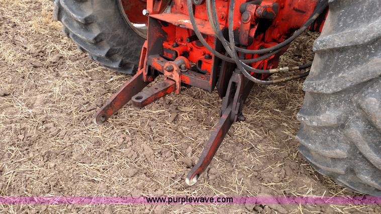 image for item F7942 Case 1270 Agri King tractor