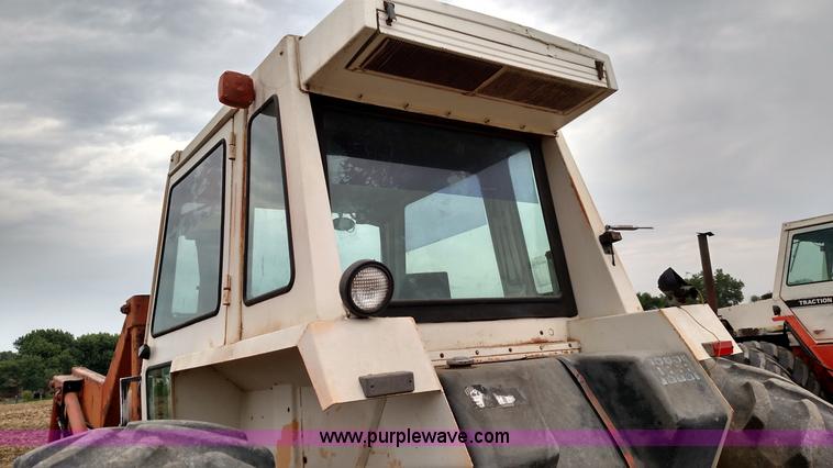 image for item F7942 Case 1270 Agri King tractor