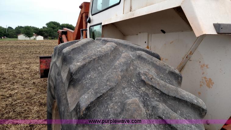 image for item F7942 Case 1270 Agri King tractor