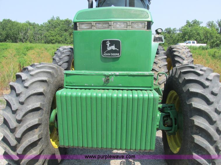 image for item H3269 1994 John Deere 4960 MFWD tractor