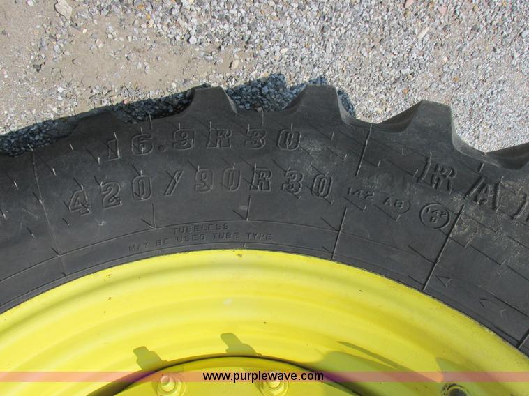 image for item H3269 1994 John Deere 4960 MFWD tractor