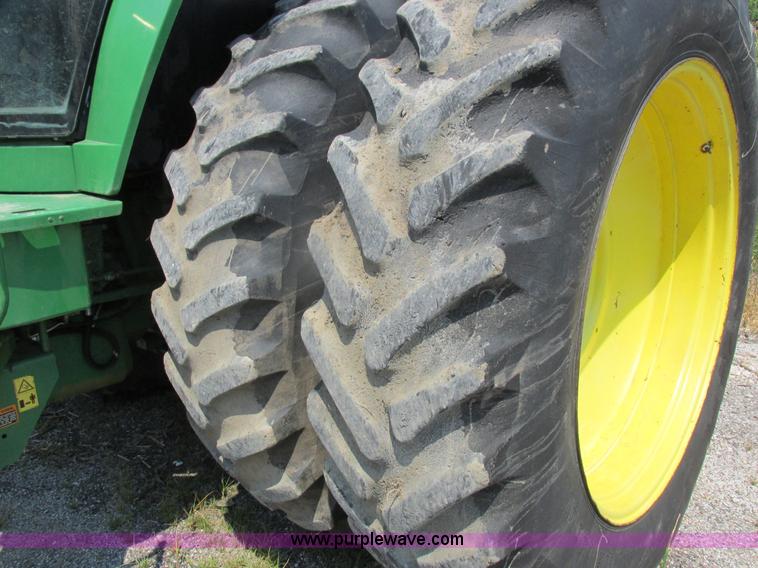 image for item H3269 1994 John Deere 4960 MFWD tractor