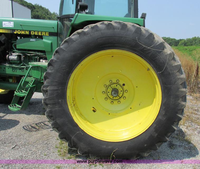 image for item H3269 1994 John Deere 4960 MFWD tractor