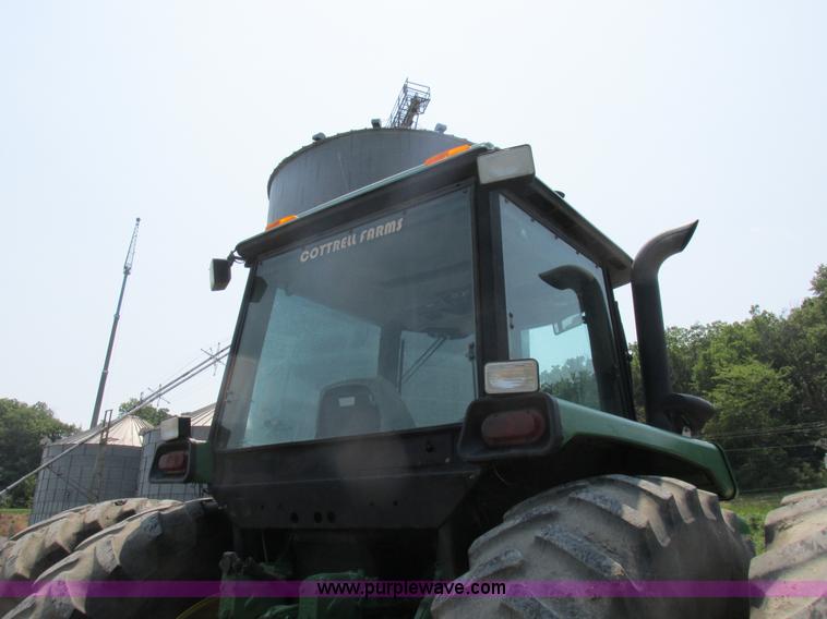 image for item H3269 1994 John Deere 4960 MFWD tractor