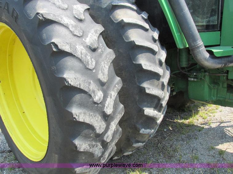 image for item H3269 1994 John Deere 4960 MFWD tractor