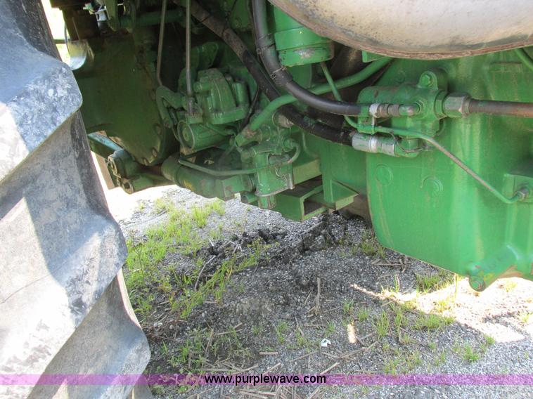 image for item H3269 1994 John Deere 4960 MFWD tractor