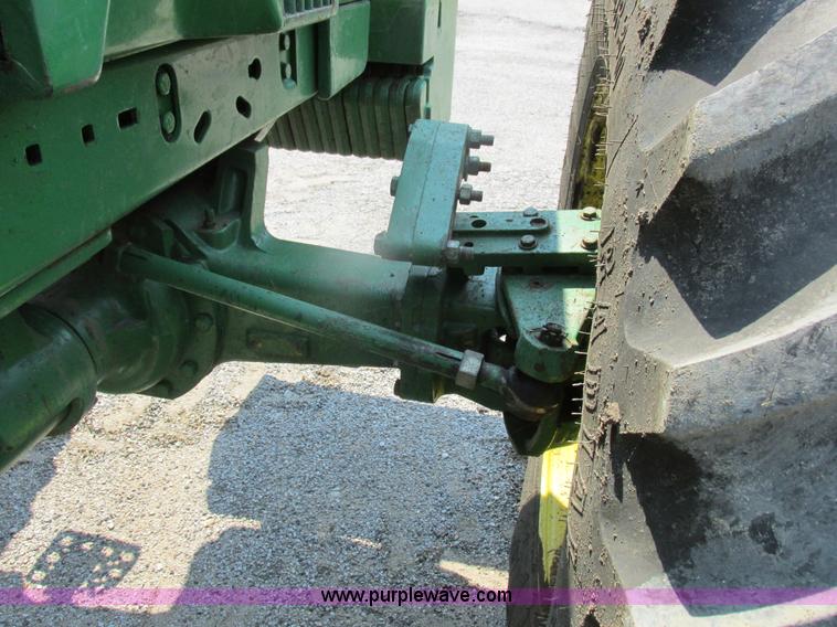 image for item H3269 1994 John Deere 4960 MFWD tractor