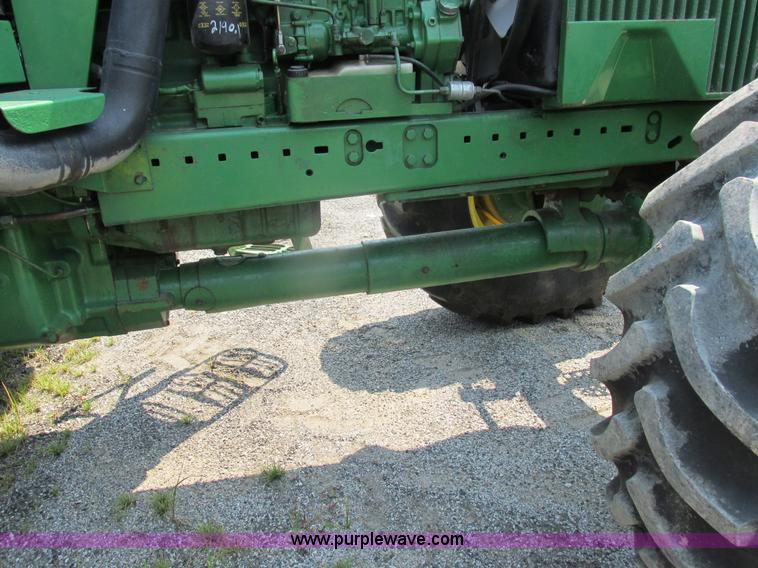 image for item H3269 1994 John Deere 4960 MFWD tractor