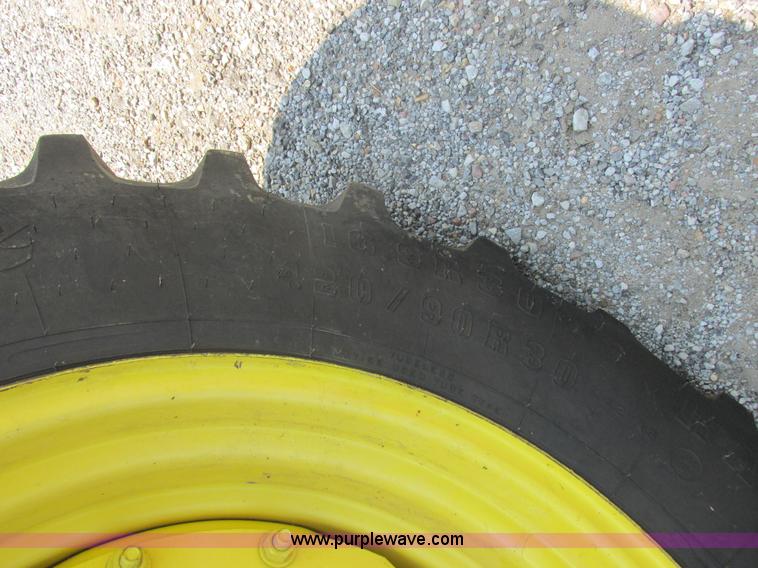 image for item H3269 1994 John Deere 4960 MFWD tractor