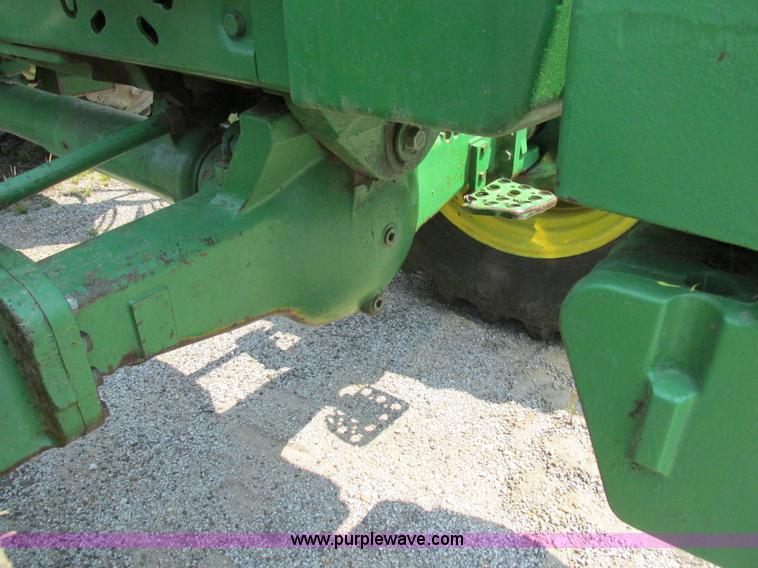 image for item H3269 1994 John Deere 4960 MFWD tractor