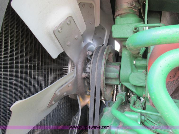 image for item H3269 1994 John Deere 4960 MFWD tractor