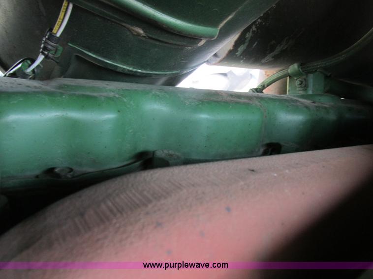 image for item H3269 1994 John Deere 4960 MFWD tractor