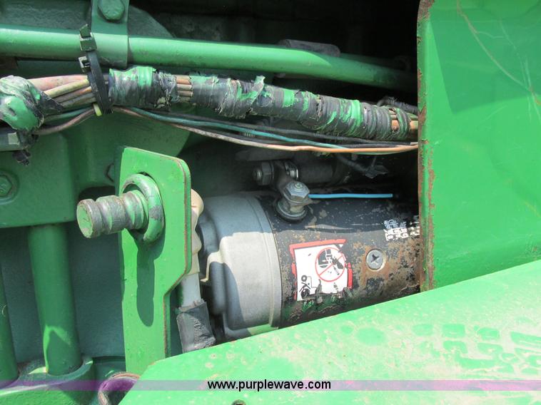 image for item H3269 1994 John Deere 4960 MFWD tractor