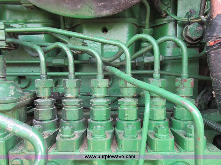 image for item H3269 1994 John Deere 4960 MFWD tractor