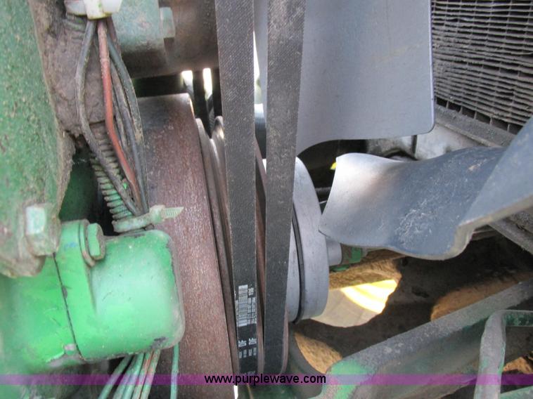 image for item H3269 1994 John Deere 4960 MFWD tractor