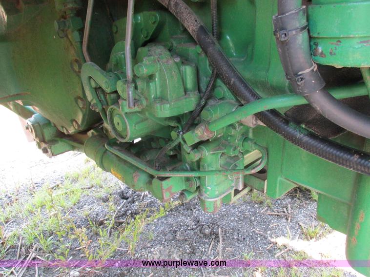 image for item H3269 1994 John Deere 4960 MFWD tractor