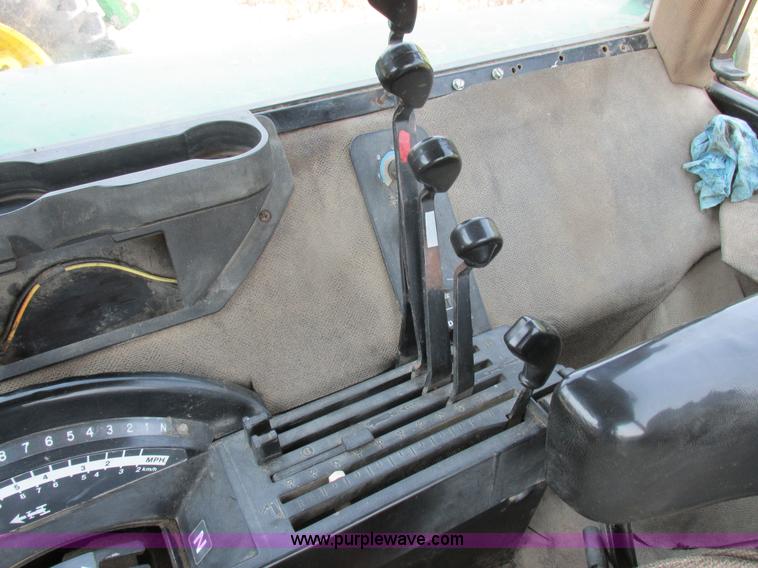 image for item H3269 1994 John Deere 4960 MFWD tractor