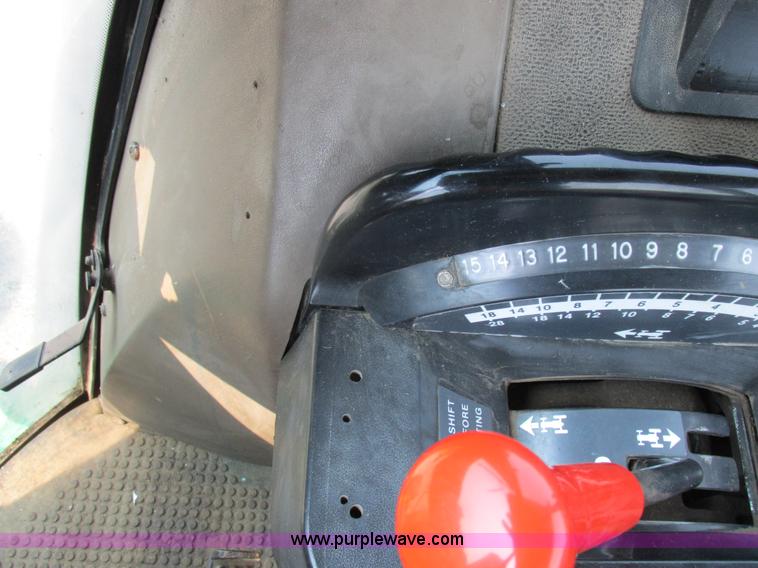 image for item H3269 1994 John Deere 4960 MFWD tractor