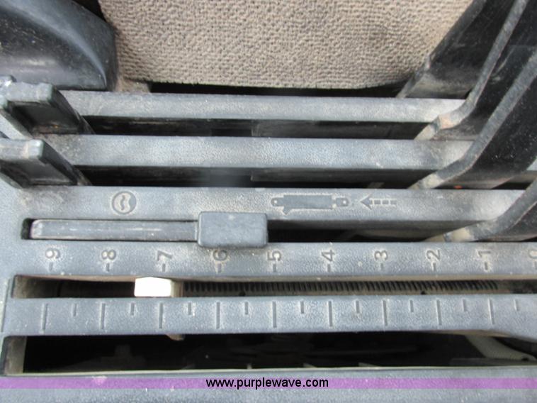 image for item H3269 1994 John Deere 4960 MFWD tractor