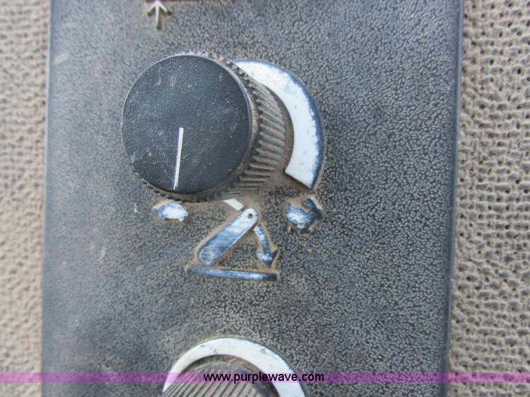 image for item H3269 1994 John Deere 4960 MFWD tractor