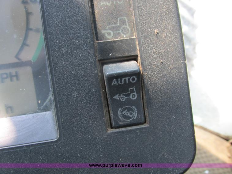 image for item H3269 1994 John Deere 4960 MFWD tractor