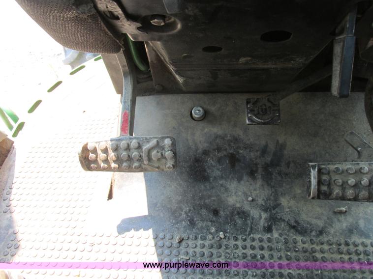 image for item H3269 1994 John Deere 4960 MFWD tractor