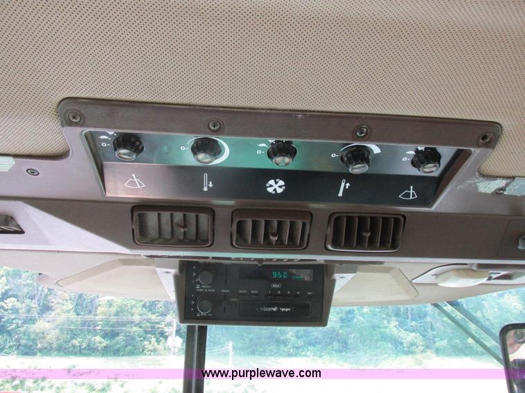 image for item H3269 1994 John Deere 4960 MFWD tractor