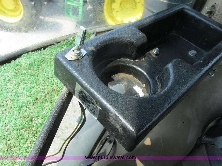 image for item H3269 1994 John Deere 4960 MFWD tractor