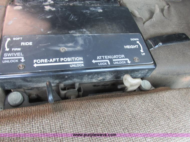 image for item H3269 1994 John Deere 4960 MFWD tractor