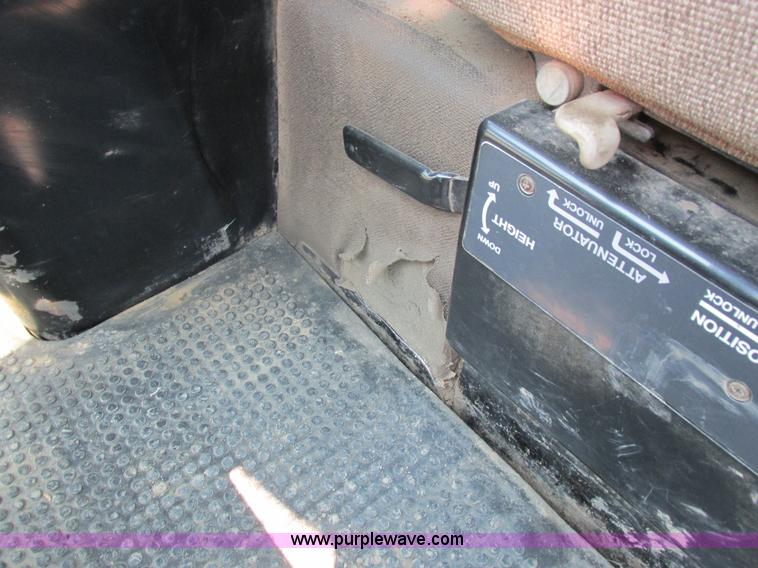 image for item H3269 1994 John Deere 4960 MFWD tractor