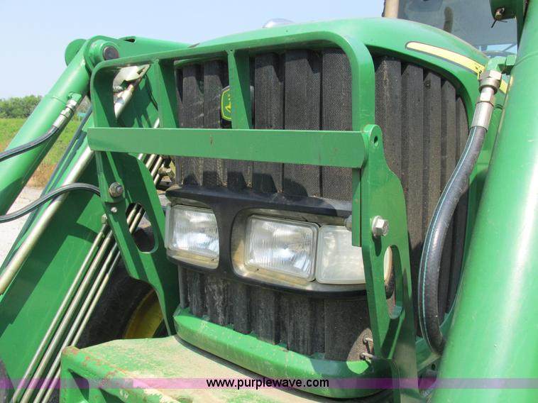 image for item H3270 2005 John Deere 7220 tractor