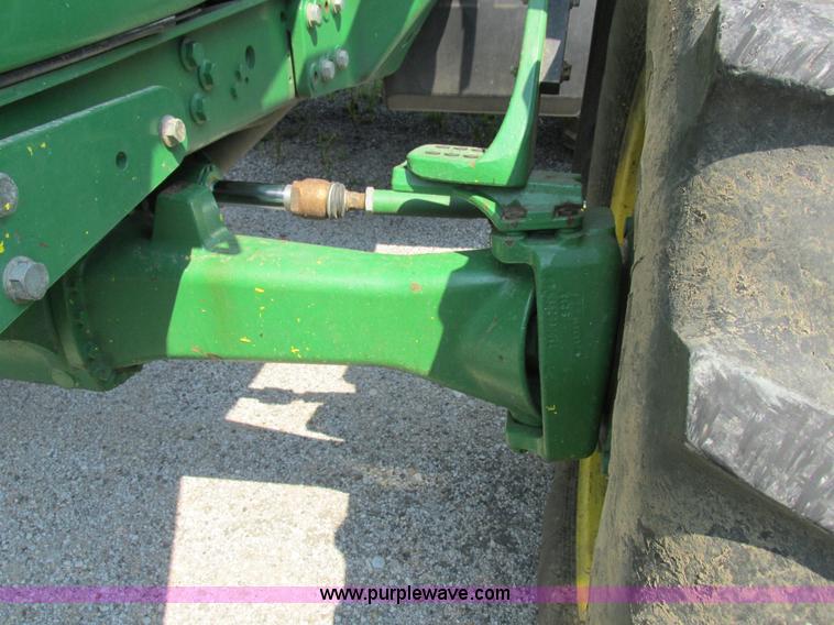image for item H3270 2005 John Deere 7220 tractor