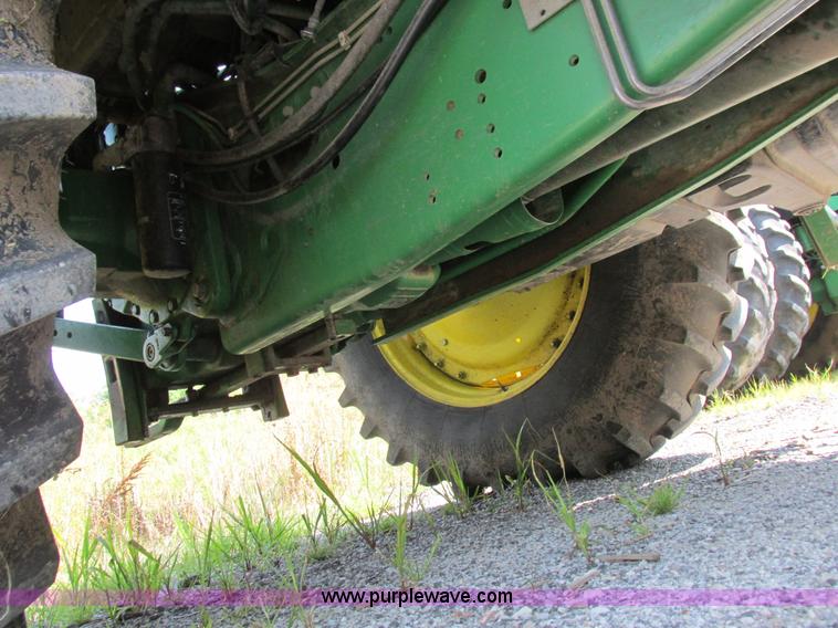 image for item H3270 2005 John Deere 7220 tractor