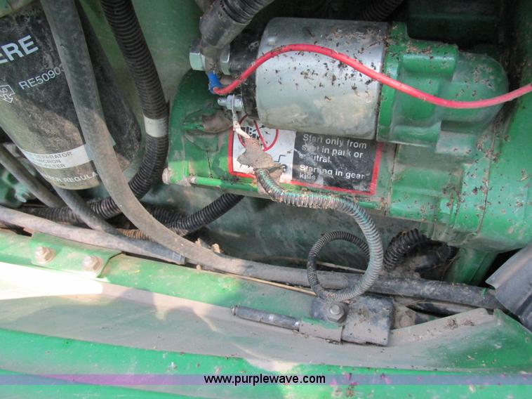 image for item H3270 2005 John Deere 7220 tractor