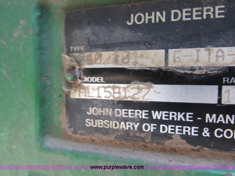 image for item H3270 2005 John Deere 7220 tractor